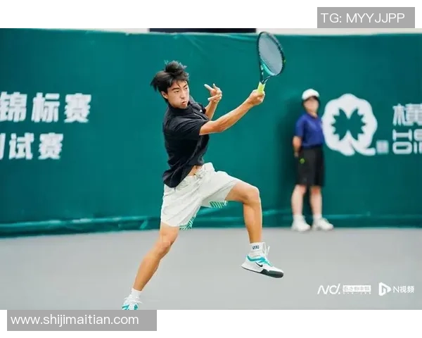 重庆网球队的团队协作之道：网球巨献背后的默契与拼搏精神