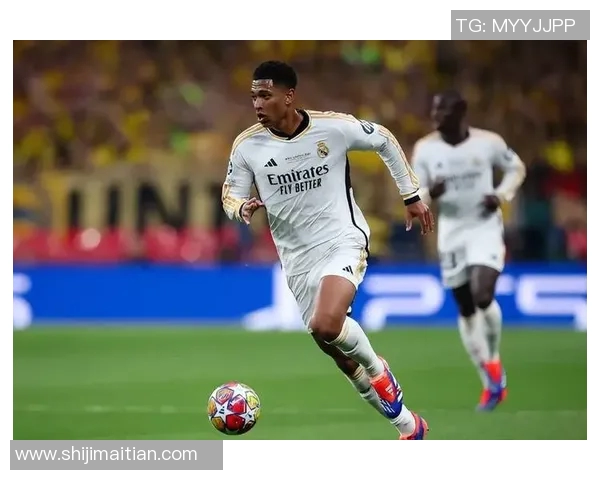 贝林厄姆：年轻天才如何在足球世界中崭露头角并引领未来发展