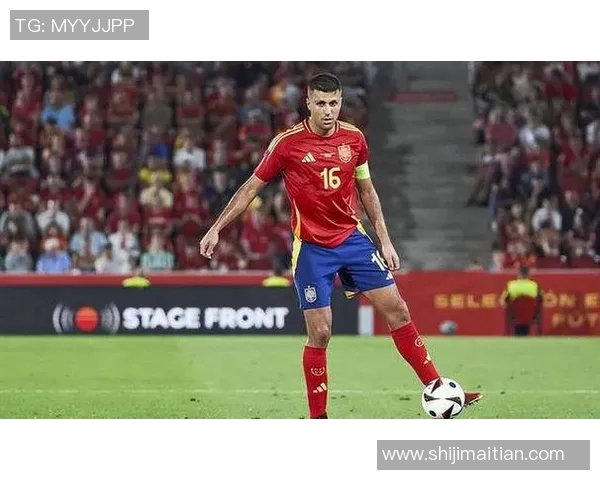 罗德里在曼城的崛起与影响力分析解析其在球队战术中的关键角色与贡献 罗德里在曼城的崛起与影响力分析解析其在球队战术中的关键角色与贡献