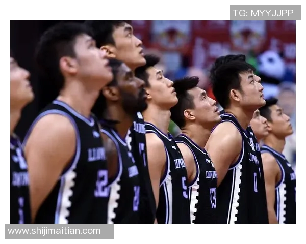 马丁内斯的传奇旅程:从青涩少年到足球巨星的蜕变与奋斗 马丁内斯的传奇旅程:从青涩少年到足球巨星的蜕变与奋斗