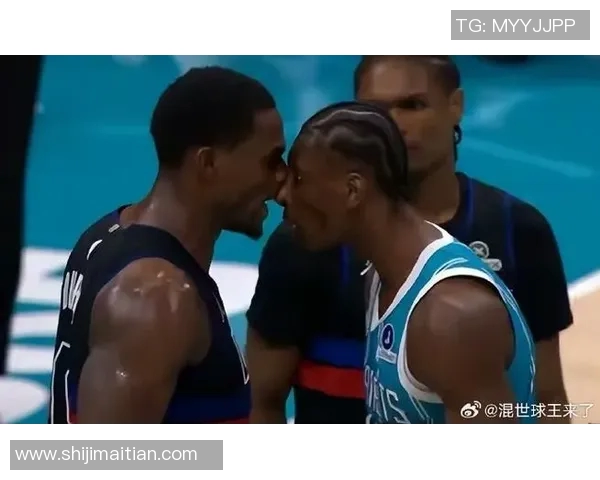 活塞与小牛在NBA夏季联赛中激战正酣新星球员表现引人瞩目