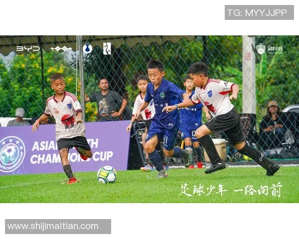 张娜专访：从绿茵场到人生舞台的足球旅程回顾与展望