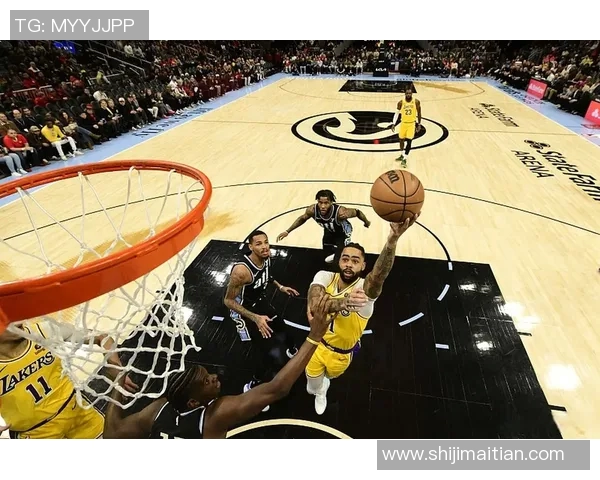 湖人对阵活塞与老鹰的精彩直播回顾与赛后分析